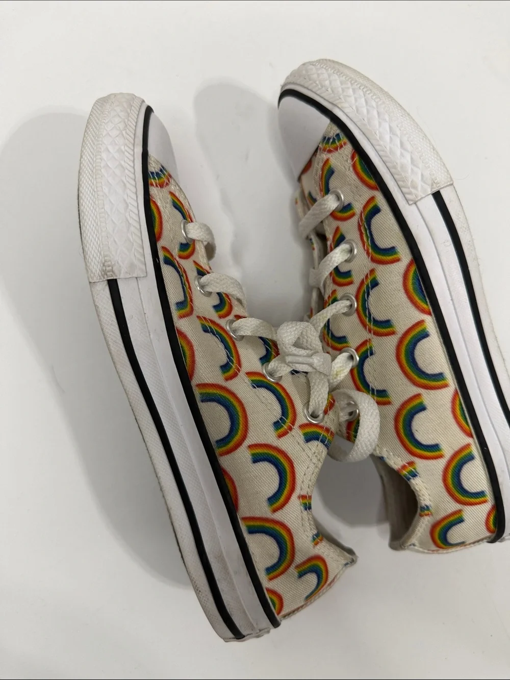 Converse Kids White Canvas Low-Top Sneakers with Rainbow Size 3